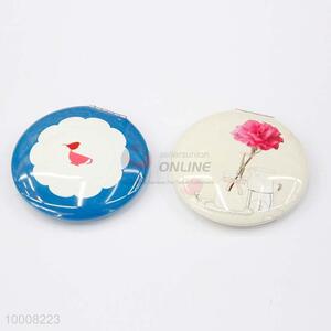 Portable Double-sided Printed <em>Cosmetic</em> Mirror With Simple Design