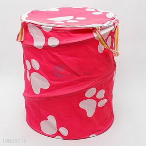 Collapsible laundry basket printed with claw