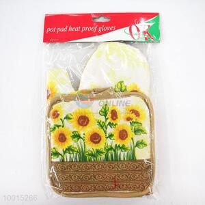 Wholesale Sunflower Insulation Mat/Pot and Microwave Oven Glove Set