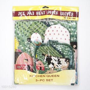 Wholesale A Set of Cow Polyester Insulation Mat/Pot Holder，Microwave Oven Glove and Apron