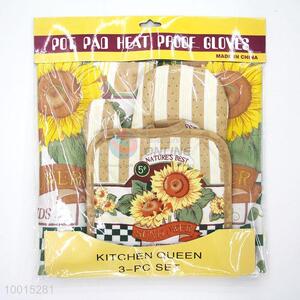 Wholesale A Set of Sunflower Polyester Insulation Mat/Pot Holder，Microwave Oven Glove and Apron