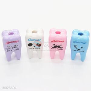Wholesale stationery tooth shaped plastic <em>pencil</em> <em>sharpener</em>