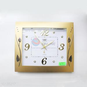 2016 New Product Golden Plastic Wall Clock
