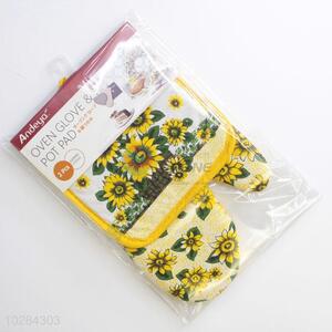 2 Pcs/Set Sunflowers Pattern Cooking Microwave Oven Mitt Insulated Non-slip Glove
