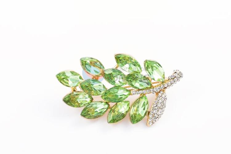China maker cheap leaf shaped brooch