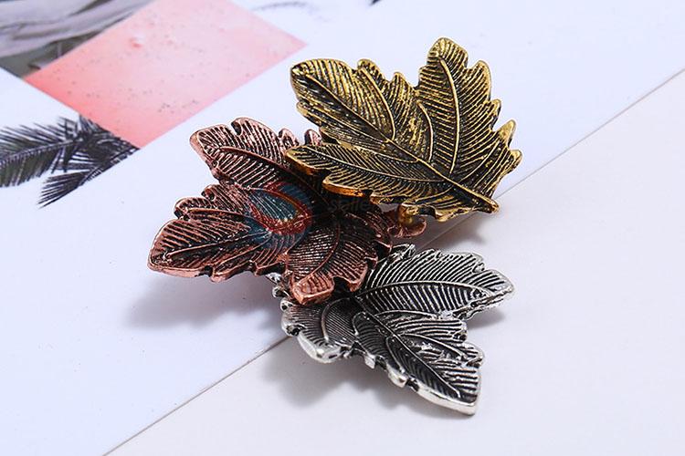 Fancy cheap leaf shape alloy brooch