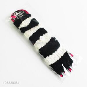 Promotional black and white knitted half-finger gloves