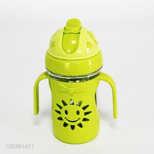 Factory directly sell green kids plastic water bottle with straw