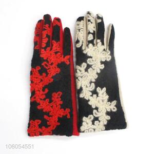 Modern Design Winter Velvet Warm Gloves For Women