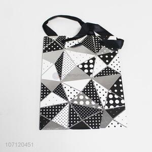 Factory sell creative geometric pattern paper gift bag with handles