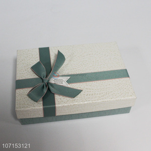 Wholesale fashion luxury paper gift box with ribbon closure