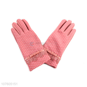 China manufacturer women outdoor fleece gloves polka dot winter gloves