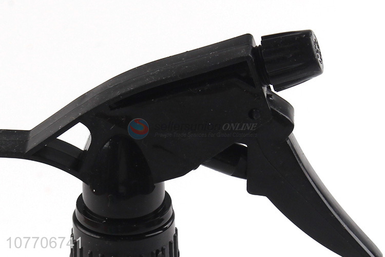 Portable hand pressure watering can plastic watering sprayer