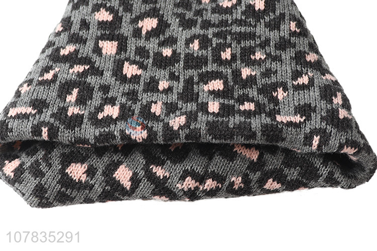 China manufacturer women winter knitting scarf lepoard jacquard knitted scarf