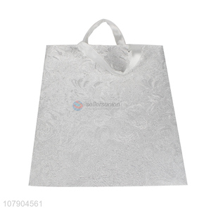 Good wholesale price silver paper packaging bag holiday gift bag
