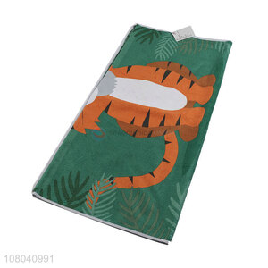Yiwu market green printed bath <em>towels</em> for household