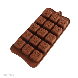 Factory price gift <em>box</em> shaped food grade silicone chocolate moulds