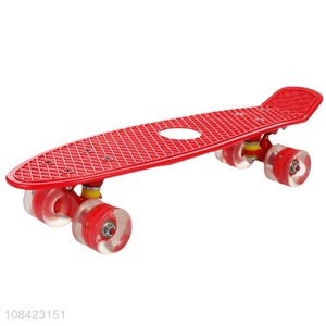 Yiwu wholesale four-wheel <em>skateboard</em> for children