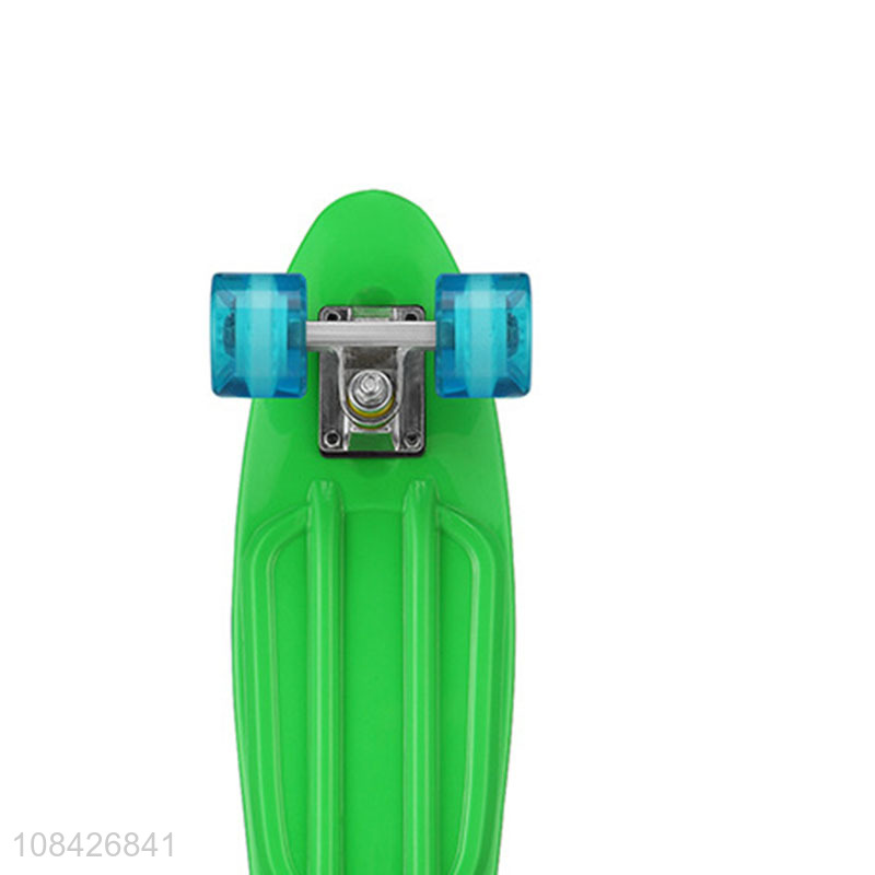 Yiwu wholesale plastic strong bearing skateboard for children