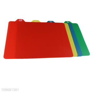 Online wholesale 4pcs anti-slip color coded chopping board set for kitchen