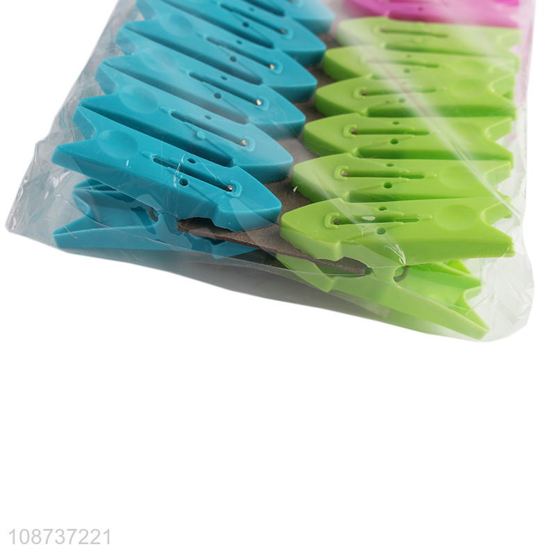 Low price 24pcs outdoor plastic clothes pins for hanging clothes