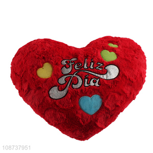Hot Selling Embroidered Valentine's Day Gift Soft Plush Heart <em>Pillow</em>