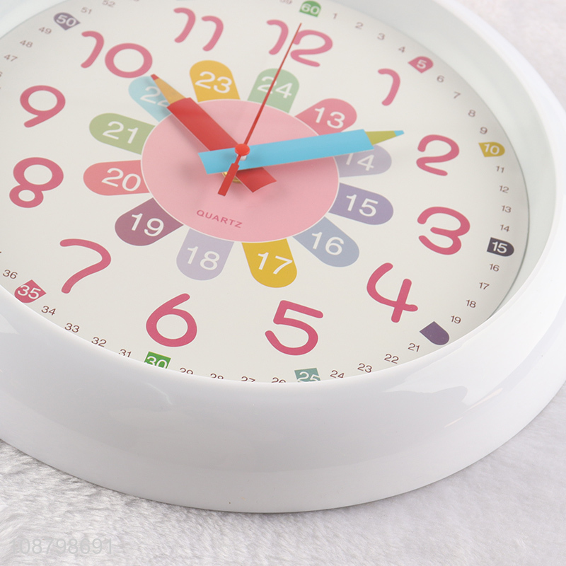 Factory price battery operated round silent plastic wall clock