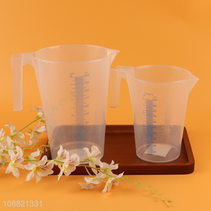 Good quality clear plastic measuring cup for liquids