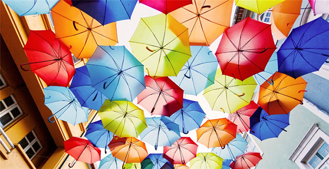 Foldable Umbrella Becomes Popular During China’s National Day Holidays