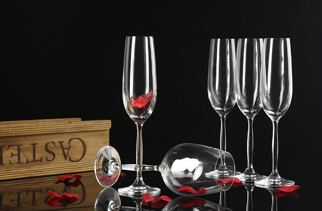 Buying A Set of Red Wine Glass Cup for Yourself