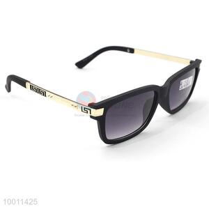 Black Large Frame Sunglasses For Both Men And Women