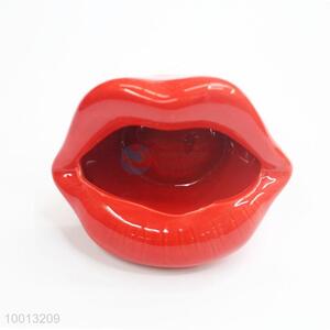 Wholesale Red Mouth Shaped Windproof Iron Ashtray