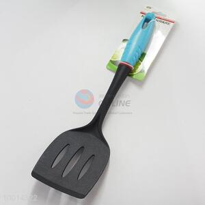 Good quality slotted spatula/plastic spatula