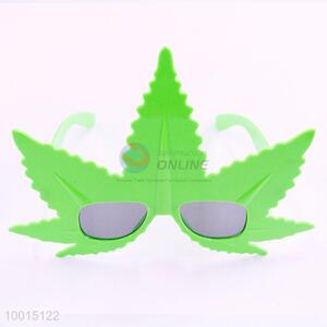 Green Leaf Holiday Eyewear <em>Beach</em> <em>Sunglasses</em>