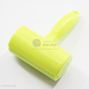 Green mini lint roller/dust remover