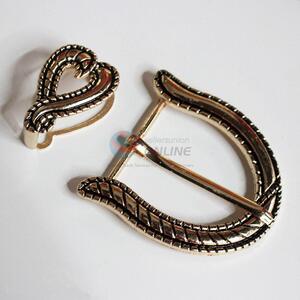 Fashion heart-shaperd zinc alloy belt buckle