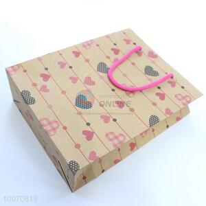 Loving heart pattern kraft paper gift bag