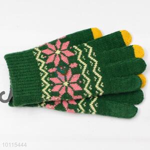 Snowflake pattern warm gloves for winter