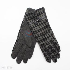 Dark Gray <em>Winter</em> Wool <em>Gloves</em> with Bowknot