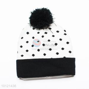 Black Dots Pattern Winter Hat Knitted Hat with Ball Top