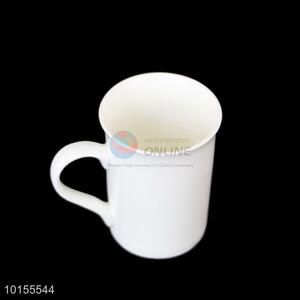 Simple classical white ceramic cup