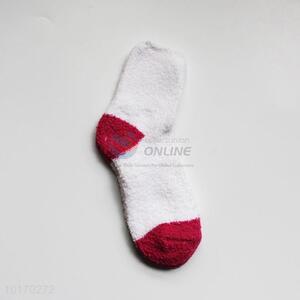 Wholesale White and Red Polyester Socks for Keeping Warm