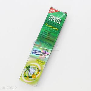 Whitening Toothpaste Cool Mint Freshens Breath
