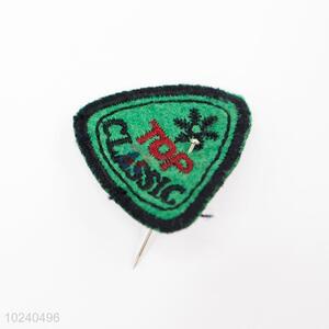 Fashionable cheap promotional embroidery badge brooch