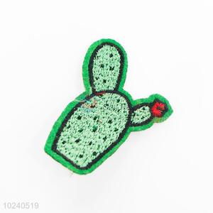 China manufacturer cactus shape embroidery badge brooch