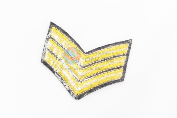 New design arrow shape embroidery badge brooch