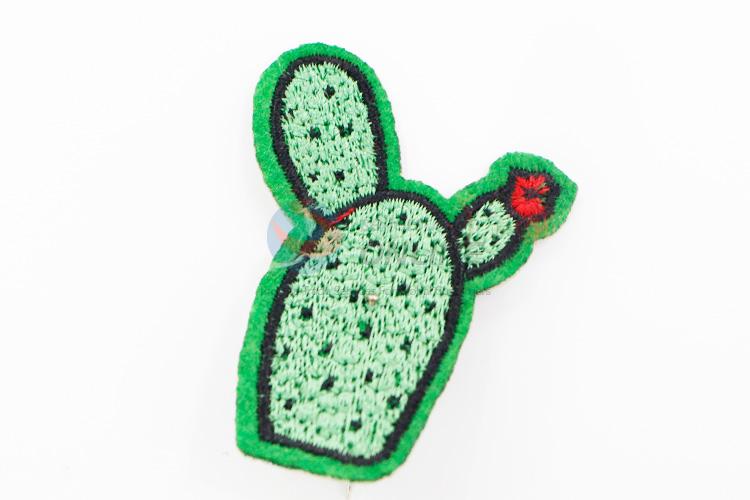 China manufacturer cactus shape embroidery badge brooch
