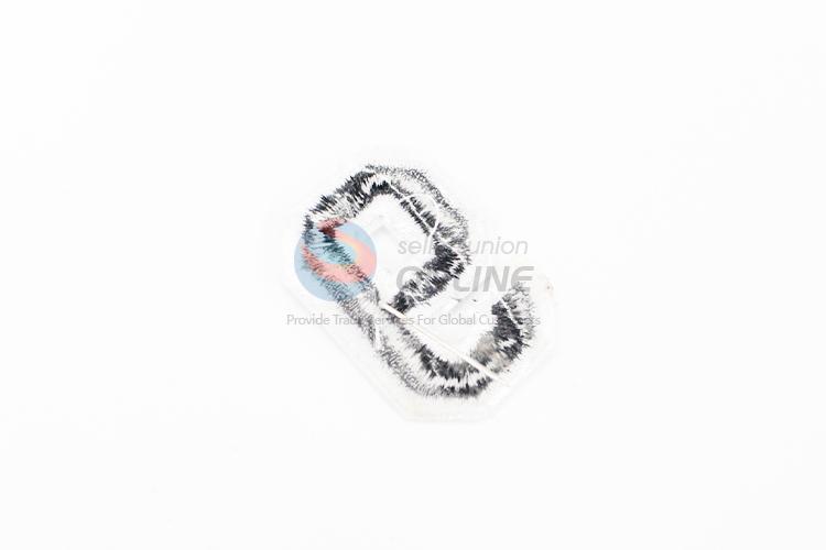 Popular cheap figure 9 shape embroidery badge brooch