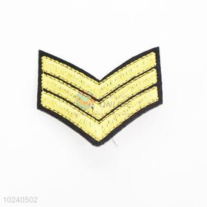 New design arrow shape embroidery badge brooch
