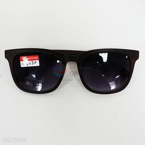 Wholesale Simple Style Black Color Sunglasses